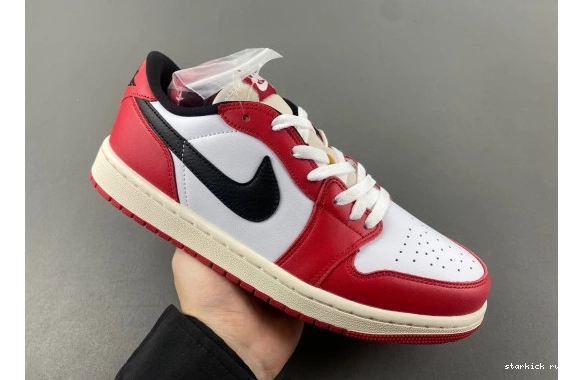 HQ6998-600 1 HQ6998-600 Low  Air OG “Chicago” Jordan  0302